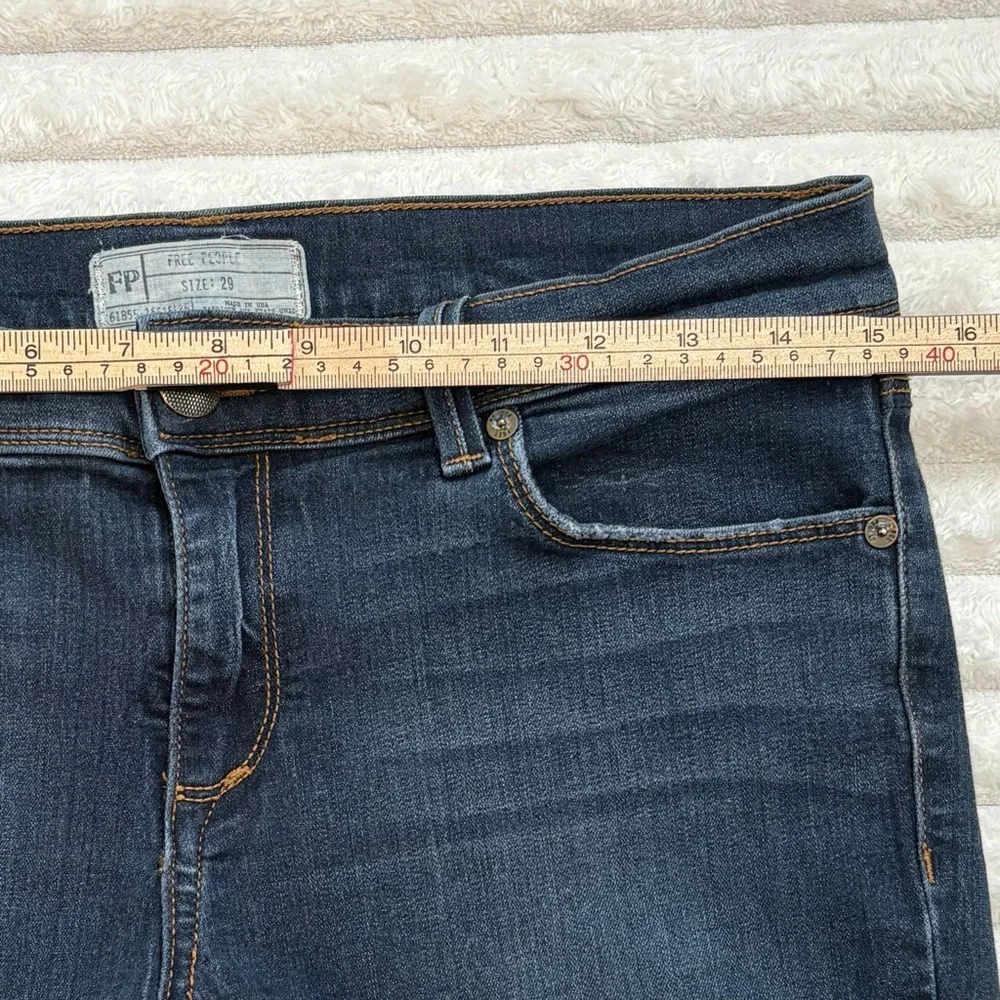 FREE PEOPLE Skinny Jeans Dark Wash Mid Rise Stretch Denim USA Made